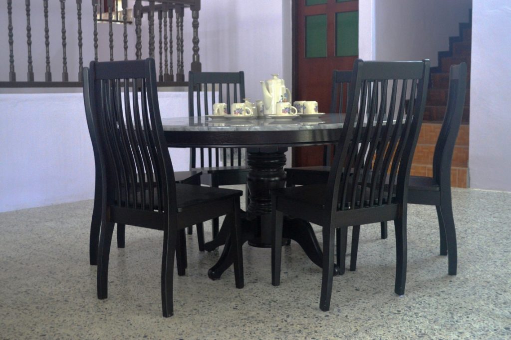 Dining table at the living room